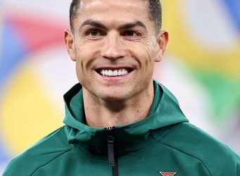 Ronaldo to give team mate $580,000 worth Rolls-Royce Phantom each for trophy