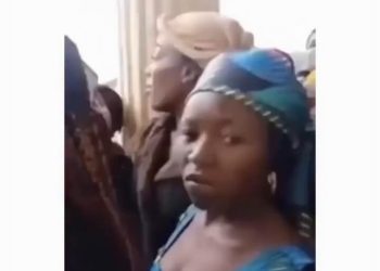 VIDEO: Catholic priest prevents members without voters card from entering church