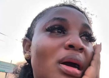 Somebody should call God to have mercy on me” — Businesswoman laments after losing goods worth over ₦1m while dozing off in a public bus