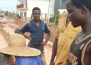 VIDEO: Why you go pay me ₦3,200 for 1 day work – Nigerian worker challenges Chinese road contractor
