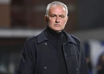 Mourinho’s men had the chance to leave with a point after they were awarded a late penalty for a foul on Vinicius Junior. But Kylian Mbappe saw his effort palmed away by Álvaro Valles. The result means Madrid have not won at Betis since 2021.