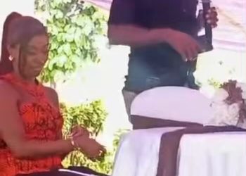 Man Stages Fake Engagement To Expose Cheating Fiancée In Front Of Family 5 Man Stages Fake Engagement To Expose Cheating Fiancée In Front Of Family