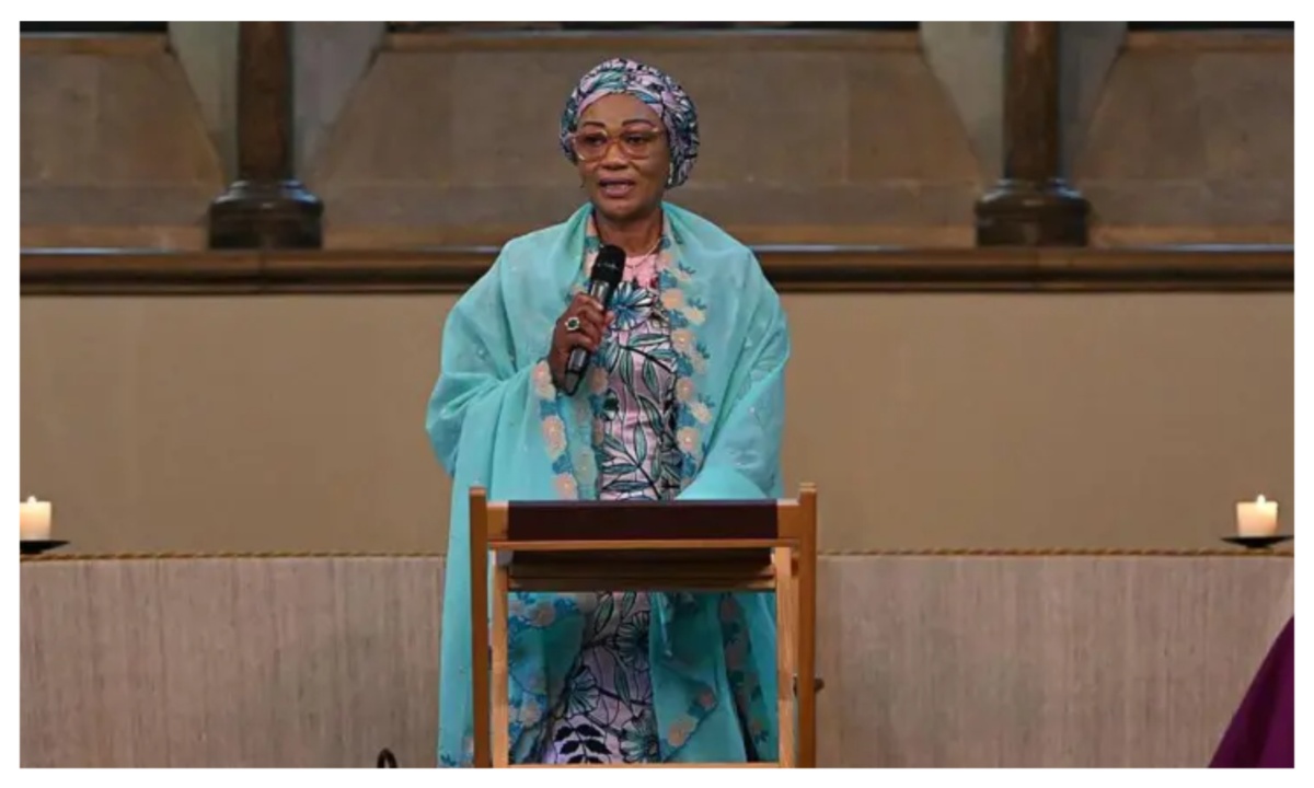 Nigerians react as First Lady hands President unknown substance at Kaduna rally (VIDEO) 1 Oluremi Tinubu